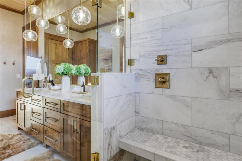 Mineral Bluff, Georgia, 30559, United States, 4 Bedrooms Bedrooms, ,4 BathroomsBathrooms,Residential,Active,2006866