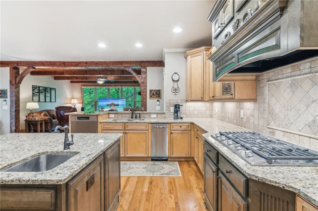 Big Canoe, Georgia, 30143, United States, 5 Bedrooms Bedrooms, ,6 BathroomsBathrooms,Residential,Active,1997551