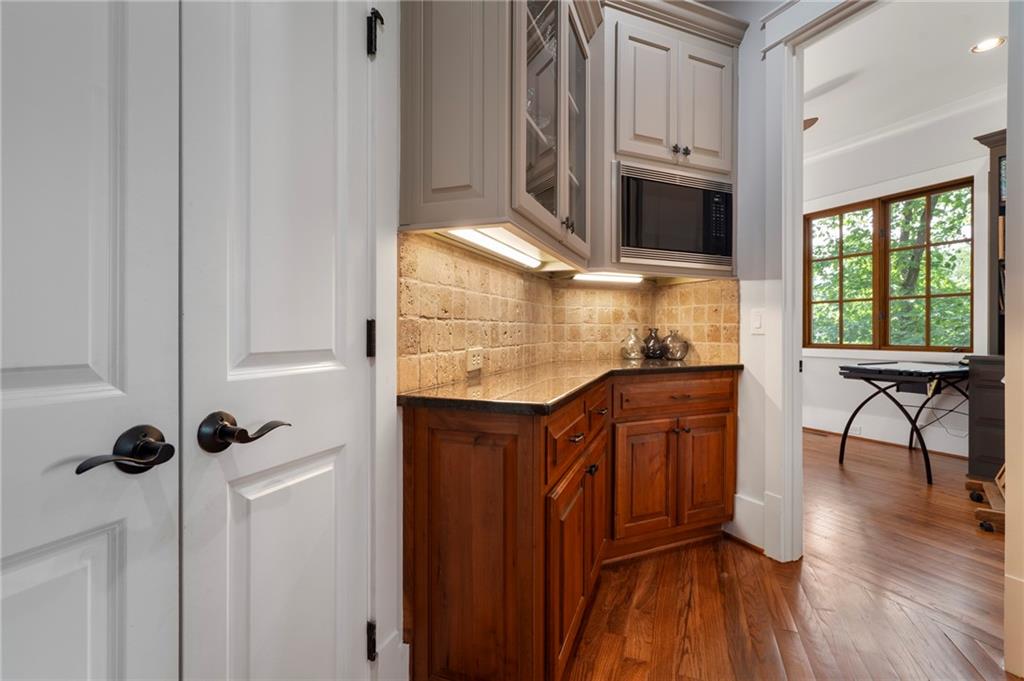 Big Canoe, Georgia, 30143, United States, 5 Bedrooms Bedrooms, ,5 BathroomsBathrooms,Residential,Active,1997553