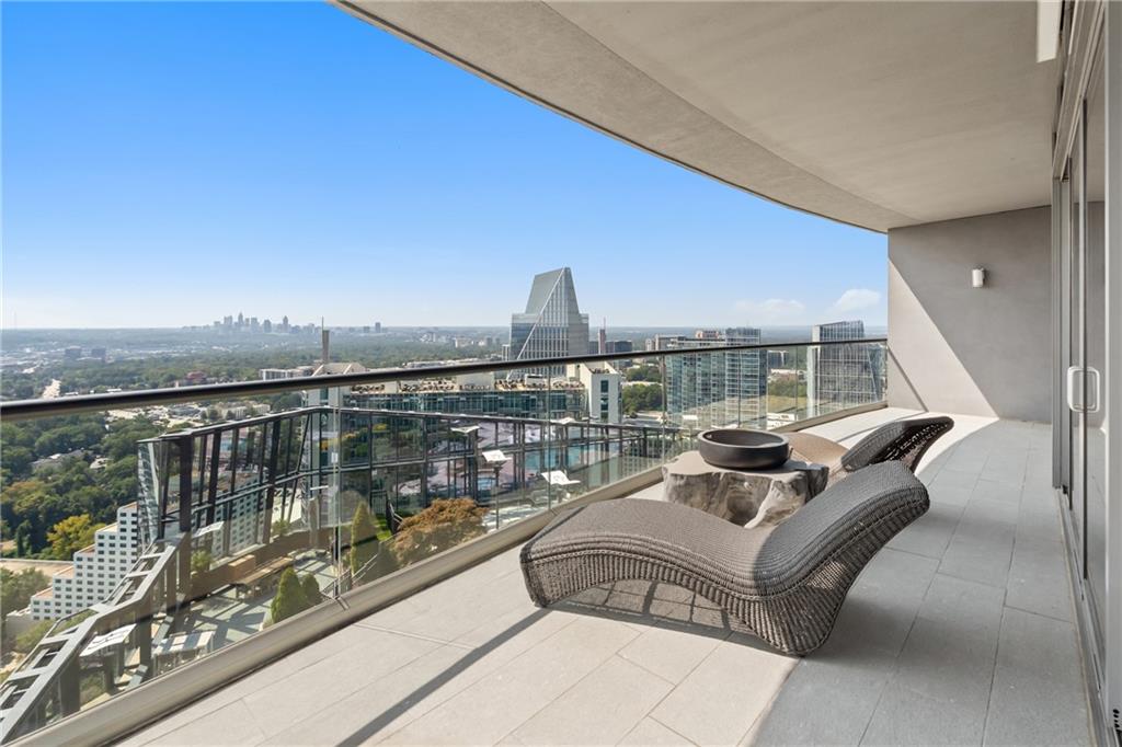 Atlanta, Georgia, 30326, United States, 2 Bedrooms Bedrooms, ,3 BathroomsBathrooms,Residential,Active,1945302