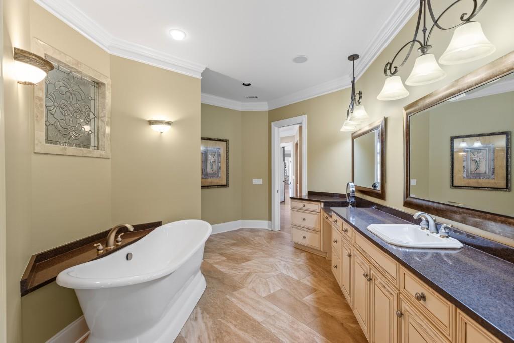 Flowery Branch, Georgia, 30542, United States, 4 Bedrooms Bedrooms, ,8 BathroomsBathrooms,Residential,Active,1929460