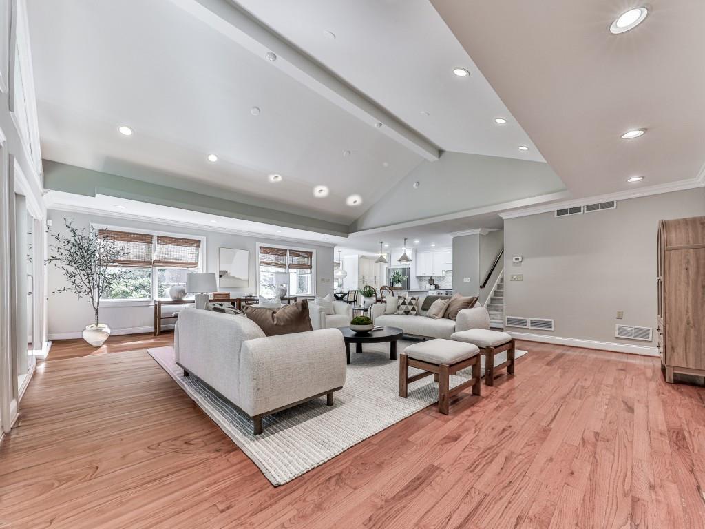 Atlanta, Georgia, 30305, United States, 5 Bedrooms Bedrooms, ,6 BathroomsBathrooms,Residential,Active,1988481