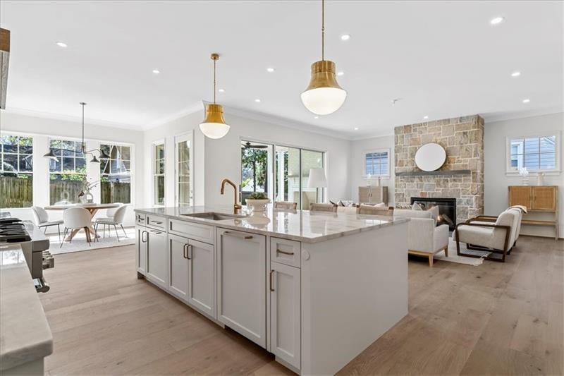 Atlanta, Georgia, 30309, United States, 4 Bedrooms Bedrooms, ,5 BathroomsBathrooms,Residential,Active,1997549