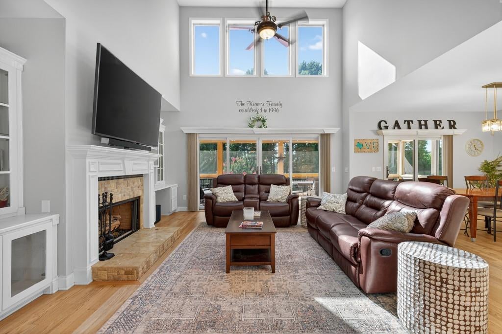 Flowery Branch, Georgia, 30542, United States, 6 Bedrooms Bedrooms, ,6 BathroomsBathrooms,Residential,Active,1897984