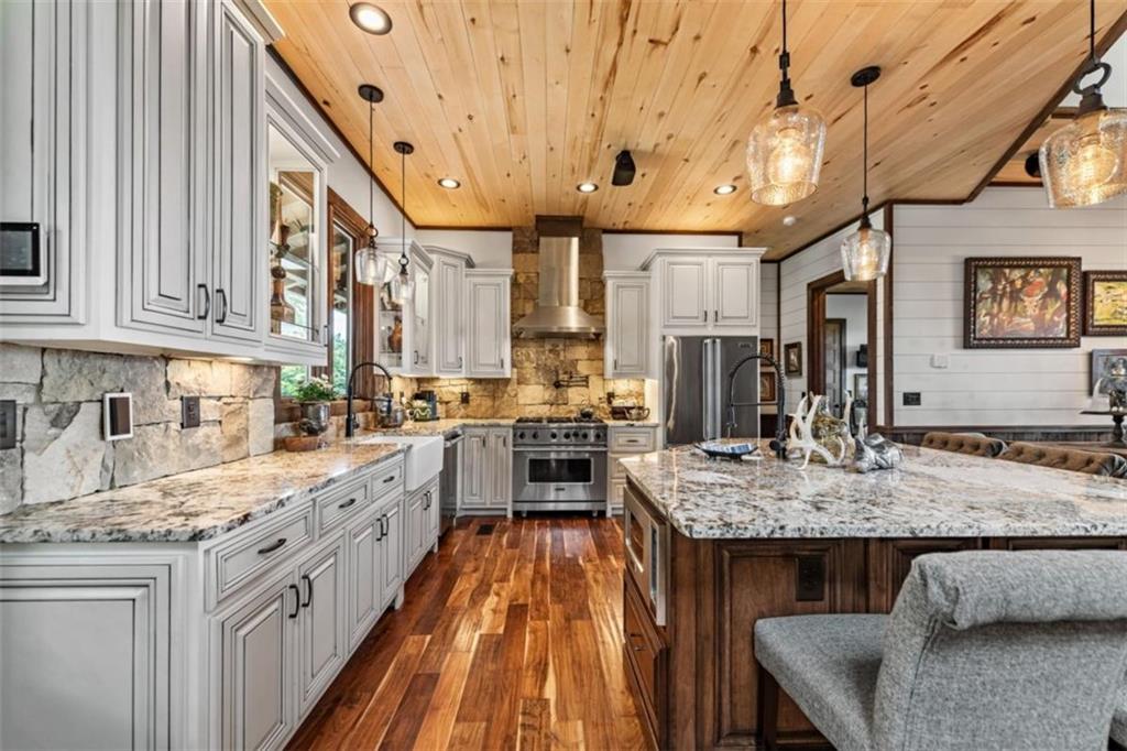 Blue Ridge, Georgia, 30513, United States, 4 Bedrooms Bedrooms, ,4 BathroomsBathrooms,Residential,Active,1908165