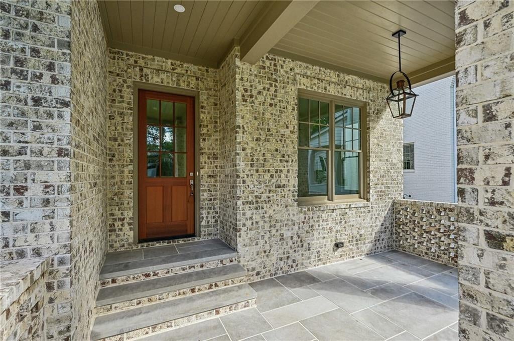 Atlanta, Georgia, 30305, United States, 6 Bedrooms Bedrooms, ,5 BathroomsBathrooms,Residential,Active,1997589