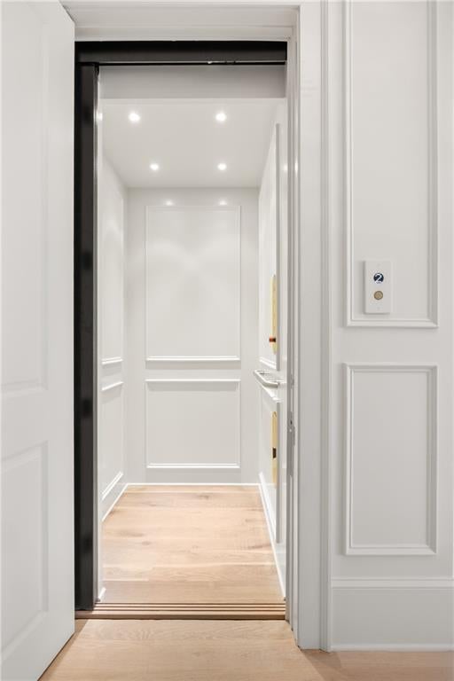 Alpharetta, Georgia, 30004, United States, 6 Bedrooms Bedrooms, ,8 BathroomsBathrooms,Residential,Active,1929413