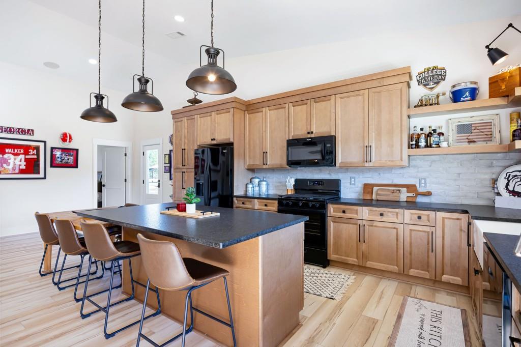 Rydal, Georgia, 30171, United States, 5 Bedrooms Bedrooms, ,5 BathroomsBathrooms,Residential,Active,1987269