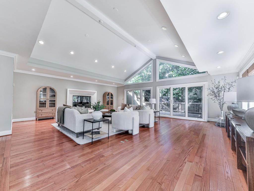 Atlanta, Georgia, 30305, United States, 5 Bedrooms Bedrooms, ,6 BathroomsBathrooms,Residential,Active,1988481