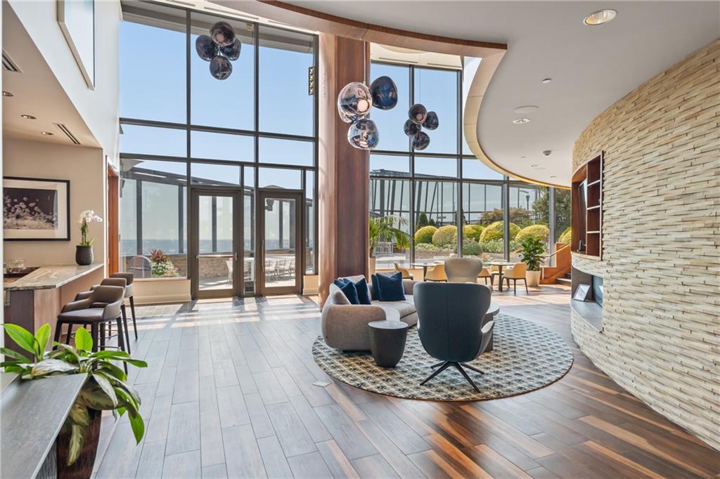 Atlanta, Georgia, 30326, United States, 2 Bedrooms Bedrooms, ,3 BathroomsBathrooms,Residential,Active,1945473