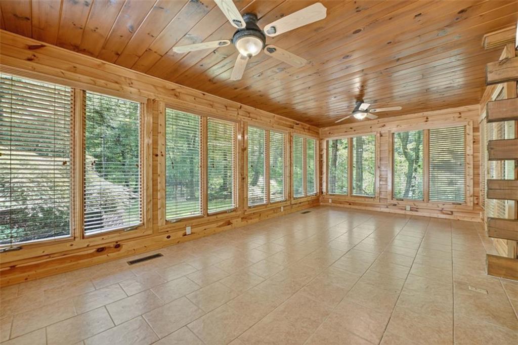 Ellijay, Georgia, 30536, United States, 3 Bedrooms Bedrooms, ,5 BathroomsBathrooms,Residential,Active,1933729