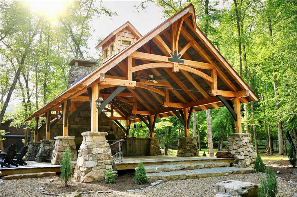 Blue Ridge, Georgia, 30513, United States, 4 Bedrooms Bedrooms, ,4 BathroomsBathrooms,Residential,Active,1909613