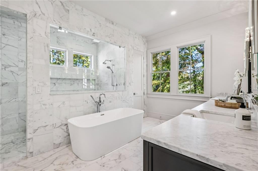 Atlanta, Georgia, 30306, United States, 6 Bedrooms Bedrooms, ,7 BathroomsBathrooms,Residential,Active,2007917