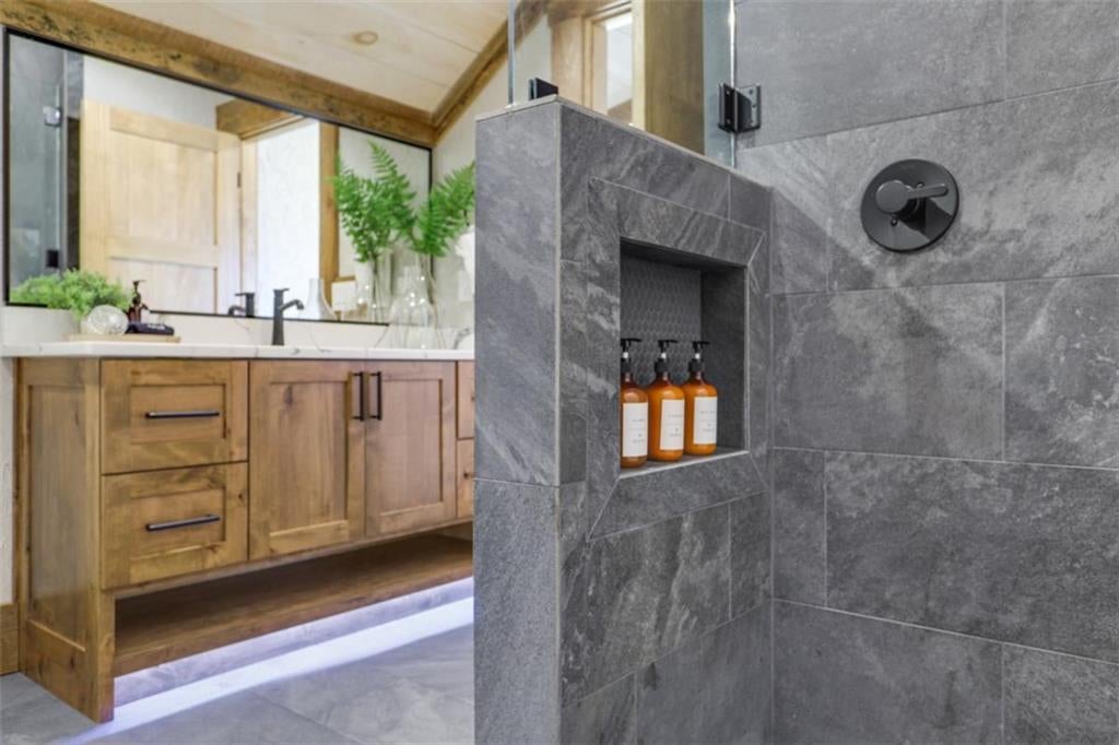 Mineral Bluff, Georgia, 30559, United States, 4 Bedrooms Bedrooms, ,4 BathroomsBathrooms,Residential,Active,2006866