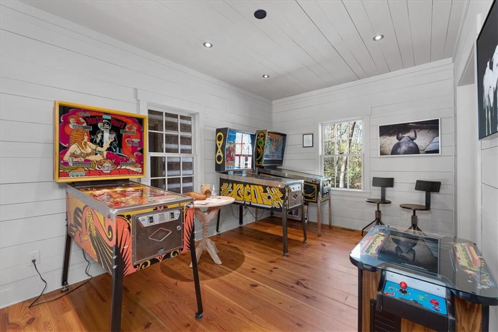 Ellijay, Georgia, 30540, United States, 5 Bedrooms Bedrooms, ,7 BathroomsBathrooms,Residential,Active,1954429