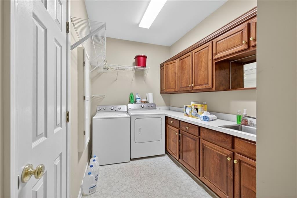 Suwanee, Georgia, 30024, United States, 7 Bedrooms Bedrooms, ,6 BathroomsBathrooms,Residential,Active,1990667