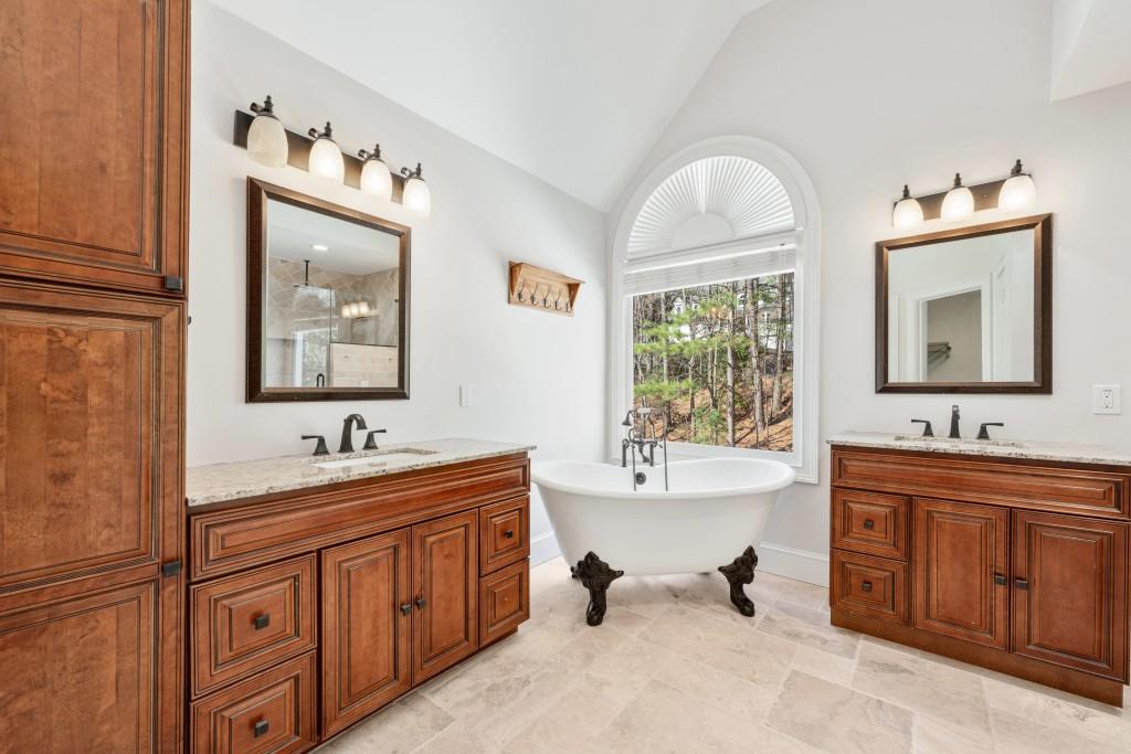 Flowery Branch, Georgia, 30542, United States, ,4 BathroomsBathrooms,Residential,Active,1773244