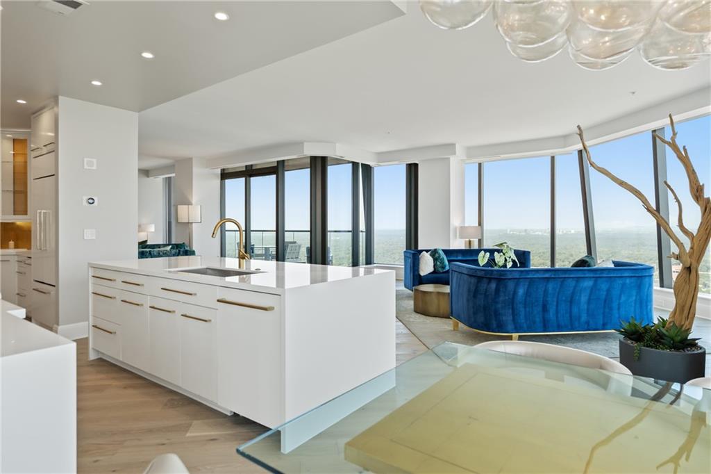 Atlanta, Georgia, 30326, United States, 2 Bedrooms Bedrooms, ,3 BathroomsBathrooms,Residential,Active,2014154