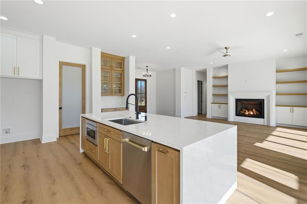 Canton, Georgia, 30115, United States, 5 Bedrooms Bedrooms, ,4 BathroomsBathrooms,Residential,Active,2001340