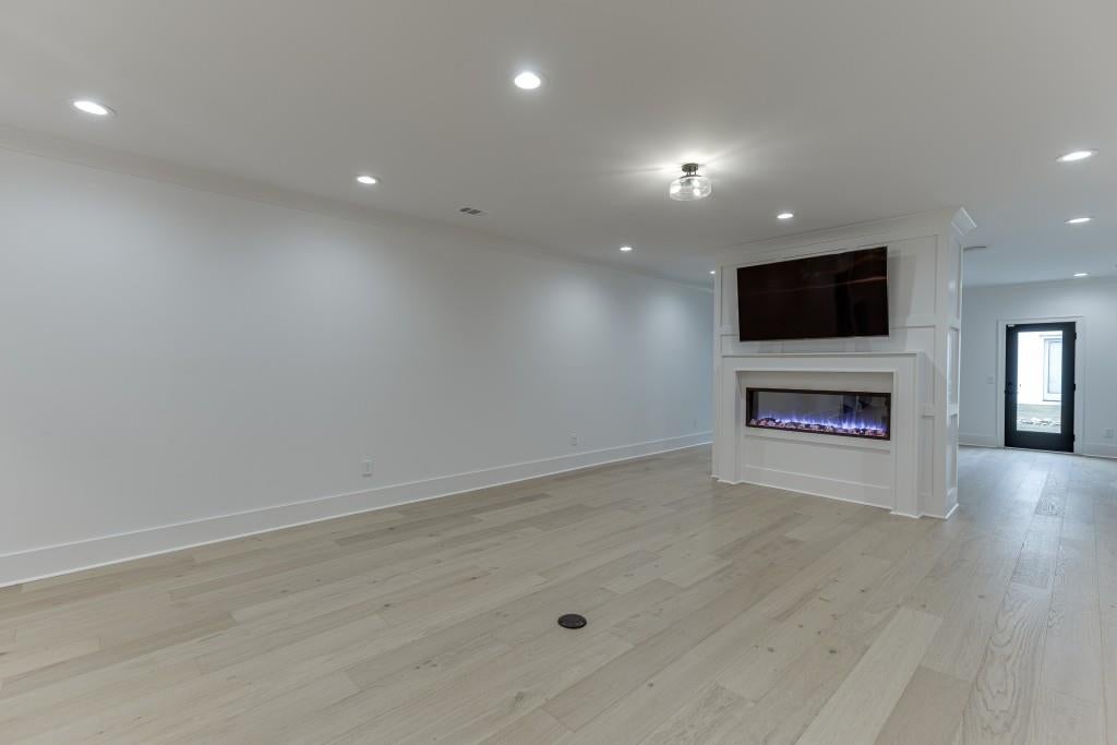 Flowery Branch, Georgia, 30542, United States, 4 Bedrooms Bedrooms, ,6 BathroomsBathrooms,Residential,Active,1999935