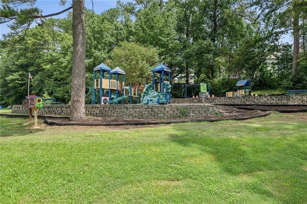 Atlanta, Georgia, 30305, United States, 6 Bedrooms Bedrooms, ,5 BathroomsBathrooms,Residential,Active,1997589