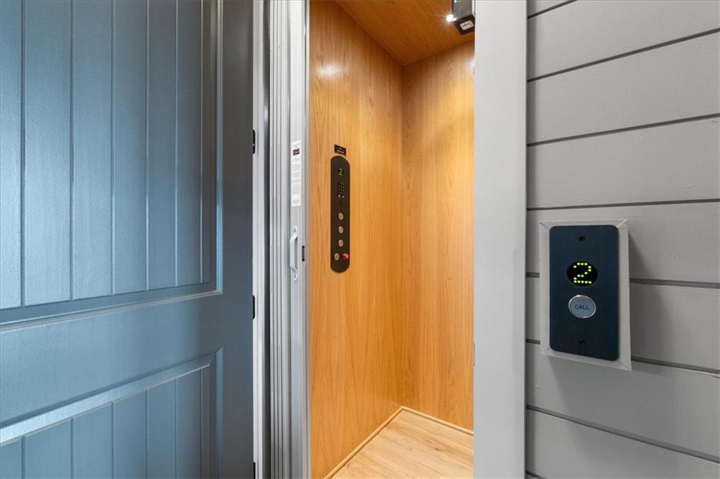 Ellijay, Georgia, 30540, United States, 5 Bedrooms Bedrooms, ,7 BathroomsBathrooms,Residential,Active,2017088