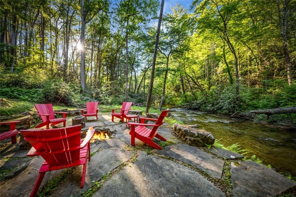 Blue Ridge, Georgia, 30513, United States, 3 Bedrooms Bedrooms, ,5 BathroomsBathrooms,Residential,Active,2007311