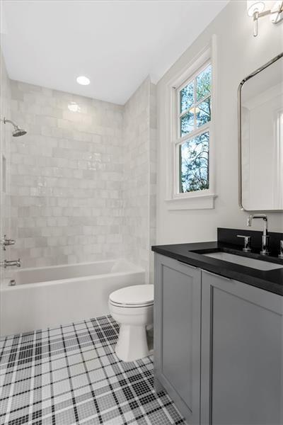 Atlanta, Georgia, 30309, United States, 4 Bedrooms Bedrooms, ,5 BathroomsBathrooms,Residential,Active,1997549