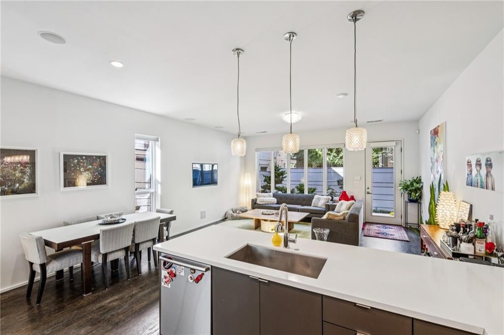 Atlanta, Georgia, 30309, United States, 3 Bedrooms Bedrooms, ,4 BathroomsBathrooms,Residential,Active,1997555