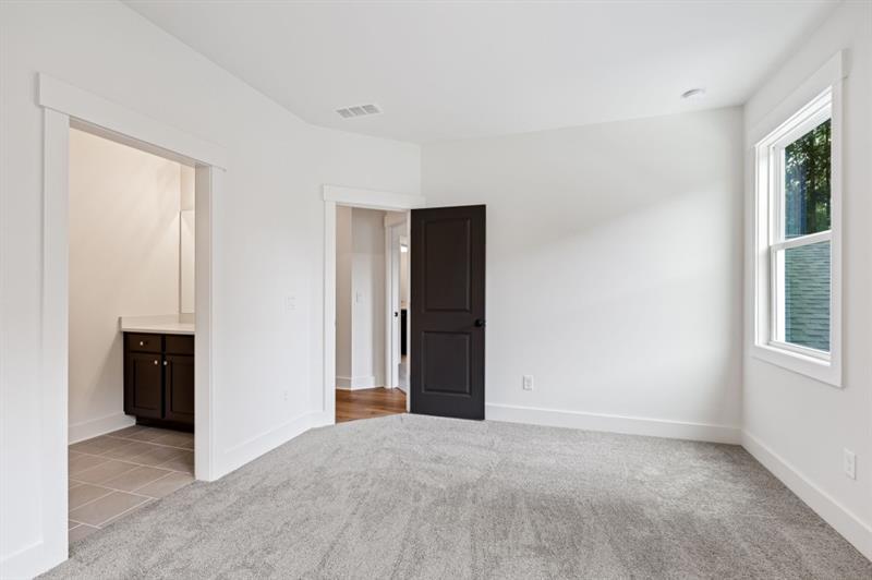 Gainesville, Georgia, 30506, United States, 5 Bedrooms Bedrooms, ,5 BathroomsBathrooms,Residential,Active,1926890