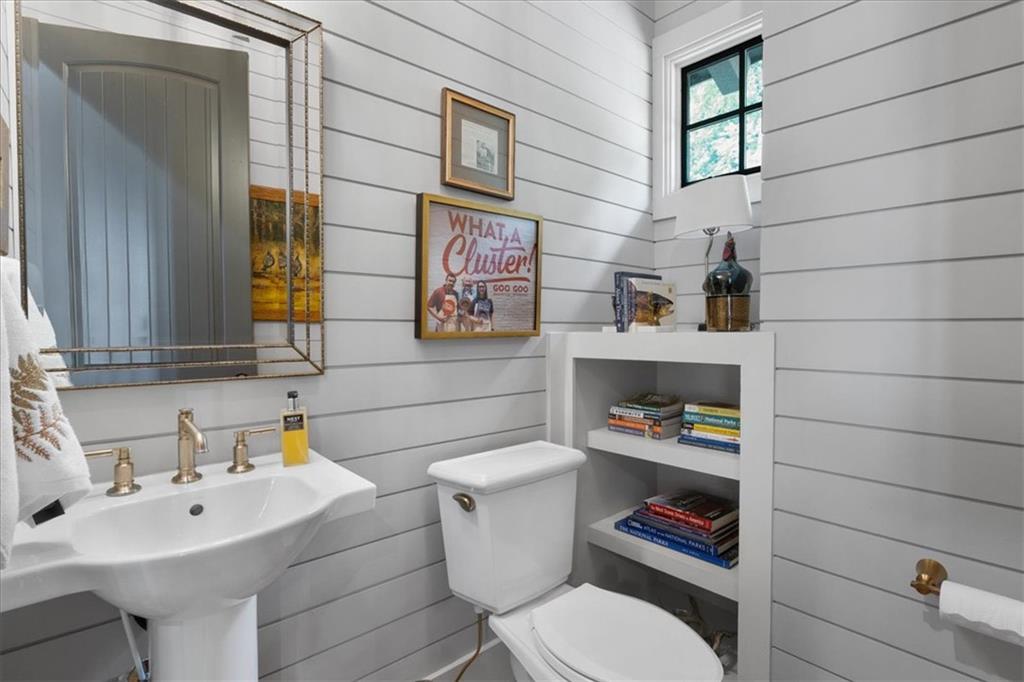 Ellijay, Georgia, 30540, United States, 5 Bedrooms Bedrooms, ,7 BathroomsBathrooms,Residential,Active,1954429