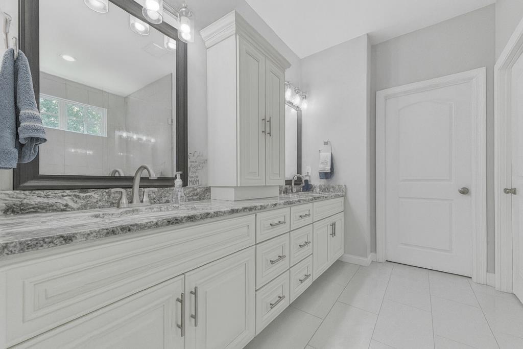 Ellijay, Georgia, 30540, United States, 4 Bedrooms Bedrooms, ,5 BathroomsBathrooms,Residential,Active,1913024