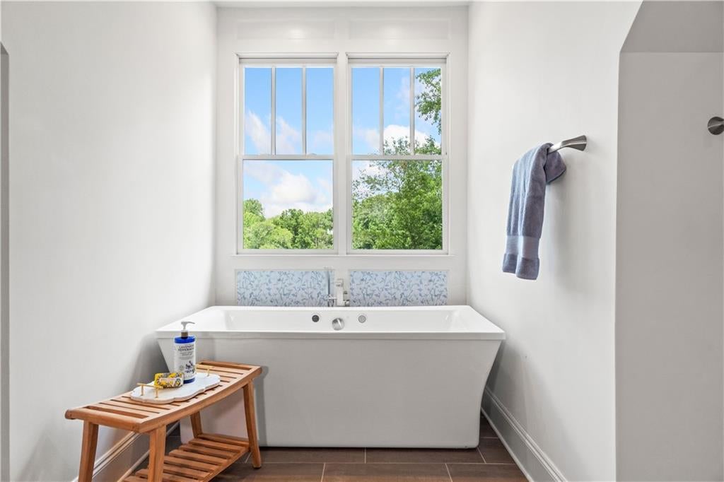 Milton, Georgia, 30004, United States, 5 Bedrooms Bedrooms, ,7 BathroomsBathrooms,Residential,Active,2011188