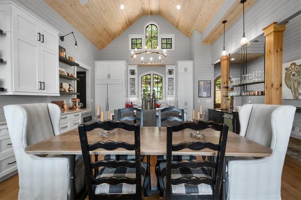 Ellijay, Georgia, 30540, United States, 5 Bedrooms Bedrooms, ,7 BathroomsBathrooms,Residential,Active,2017088