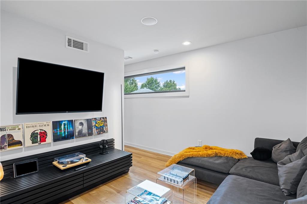 Atlanta, Georgia, 30312, United States, 3 Bedrooms Bedrooms, ,4 BathroomsBathrooms,Residential,Active,1914800