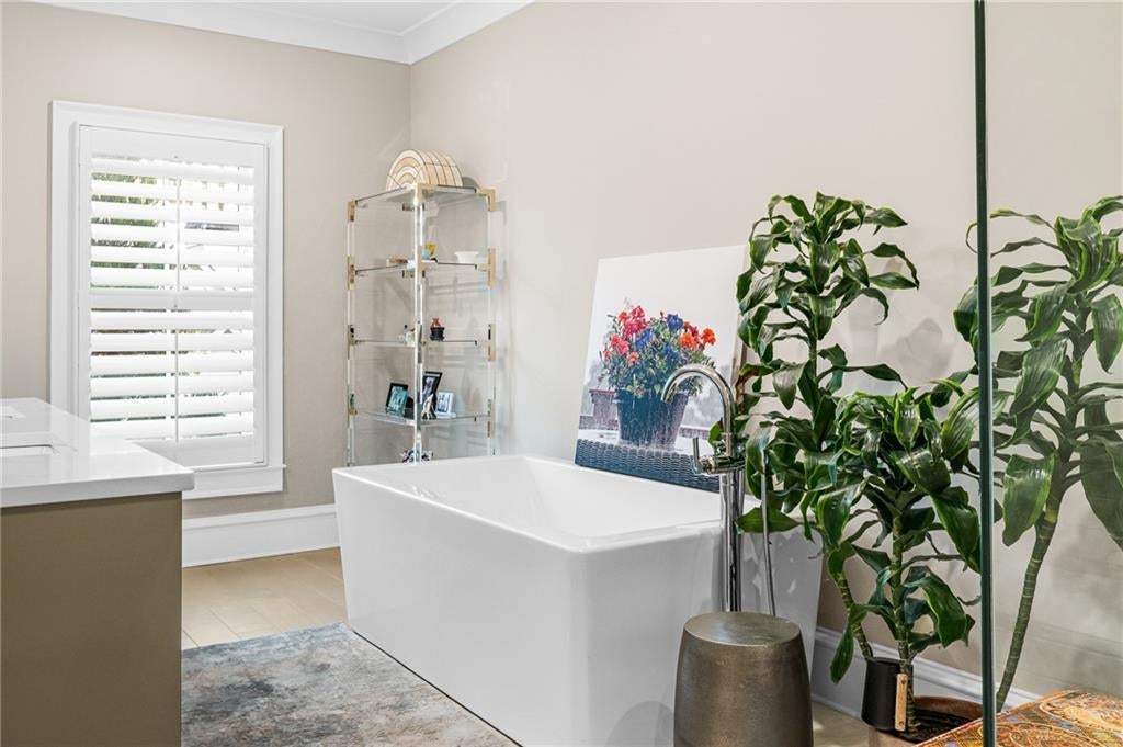 Atlanta, Georgia, 30319, United States, 3 Bedrooms Bedrooms, ,5 BathroomsBathrooms,Residential,Active,1997564