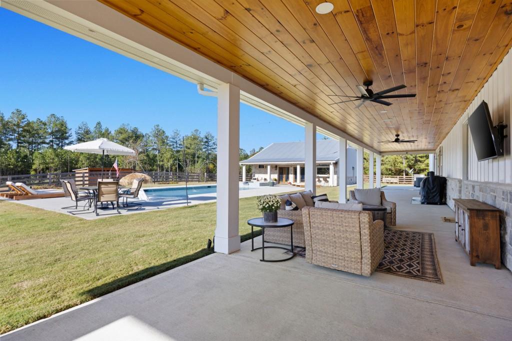 Rydal, Georgia, 30171, United States, 5 Bedrooms Bedrooms, ,5 BathroomsBathrooms,Residential,Active,1987269