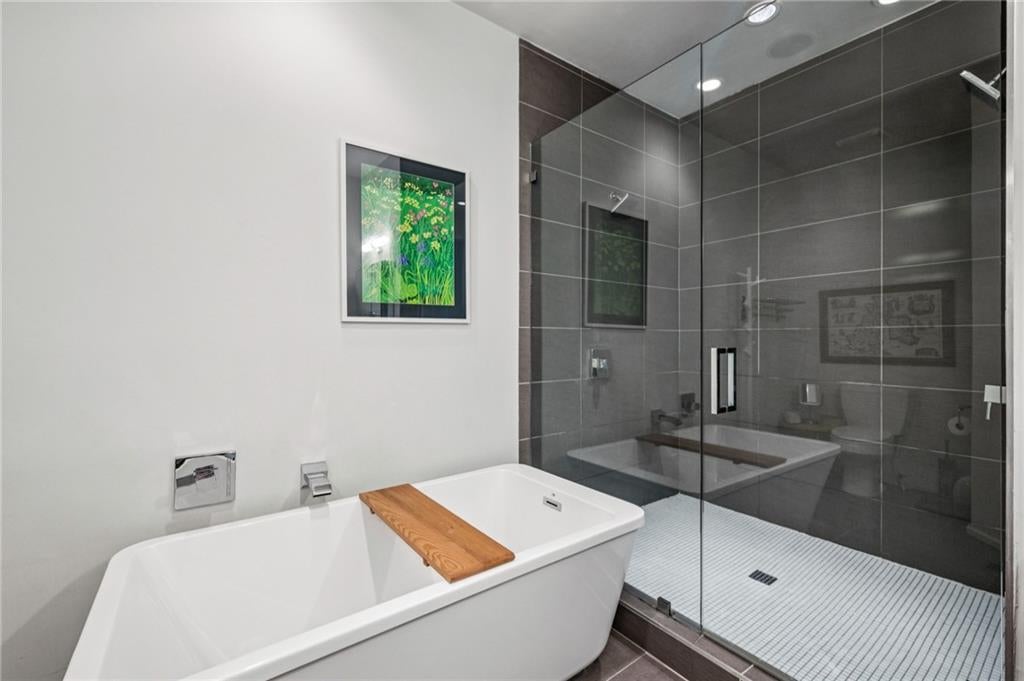 Atlanta, Georgia, 30309, United States, 3 Bedrooms Bedrooms, ,4 BathroomsBathrooms,Residential,Active,1997555