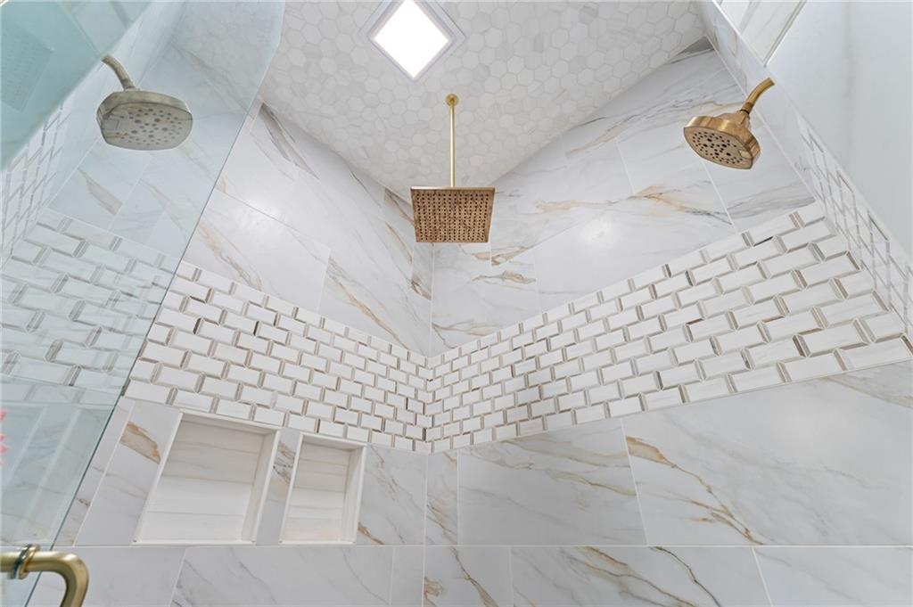 Canton, Georgia, 30115, United States, 6 Bedrooms Bedrooms, ,7 BathroomsBathrooms,Residential,Active,1831788