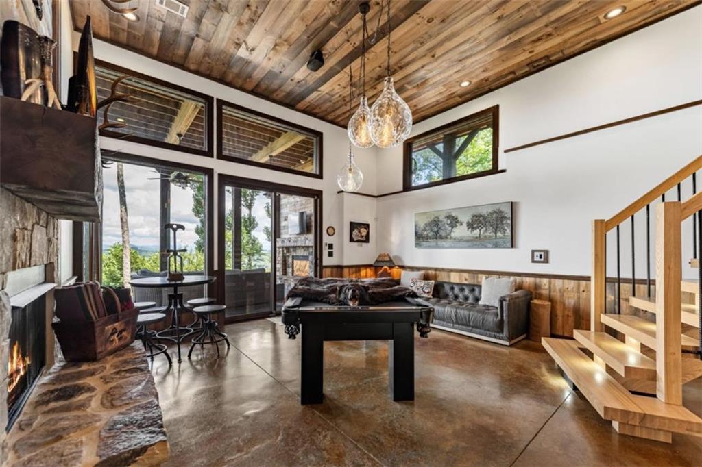 Blue Ridge, Georgia, 30513, United States, 4 Bedrooms Bedrooms, ,4 BathroomsBathrooms,Residential,Active,1908165