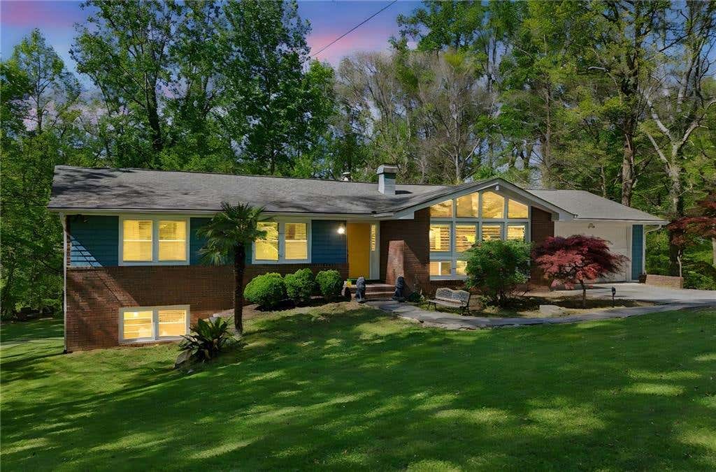 2414 MELINDA DR NE  