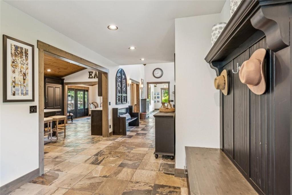 Ellijay, Georgia, 30536, United States, 3 Bedrooms Bedrooms, ,4 BathroomsBathrooms,Residential,Active,1929428