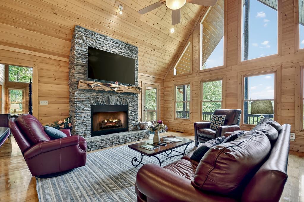 Blue Ridge, Georgia, 30513, United States, 4 Bedrooms Bedrooms, ,4 BathroomsBathrooms,Residential,Active,1879967