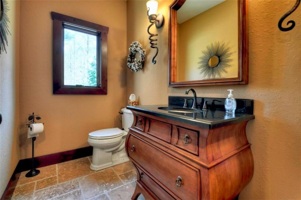 Ellijay, Georgia, 30536, United States, 5 Bedrooms Bedrooms, ,6 BathroomsBathrooms,Residential,Active,1954428