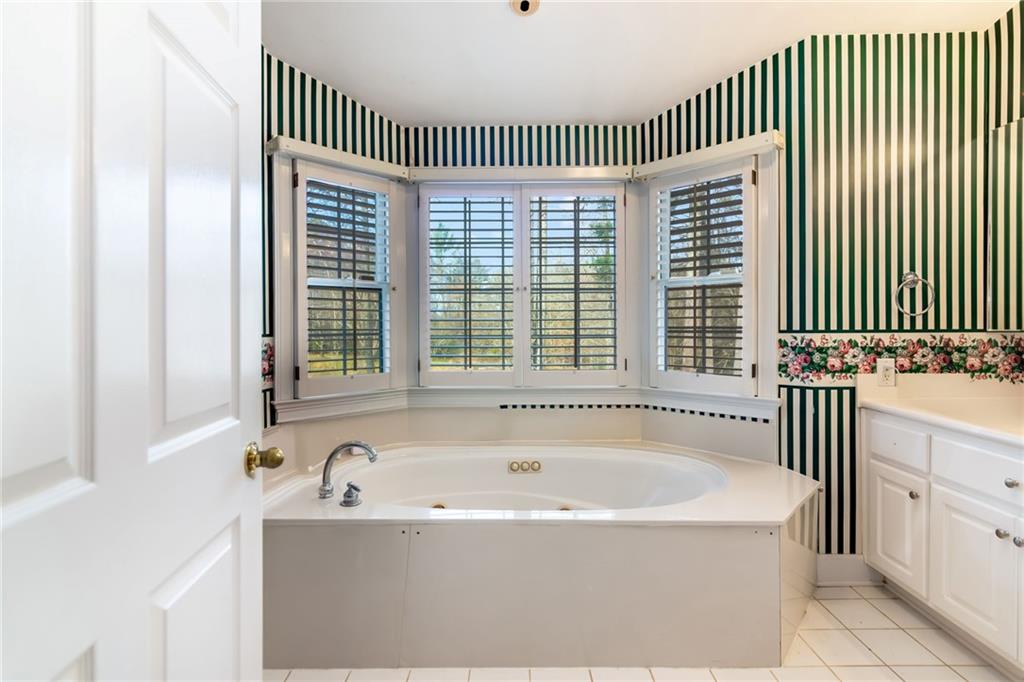 Blairsville, Georgia, 30512, United States, ,4 BathroomsBathrooms,Residential,Active,1702941