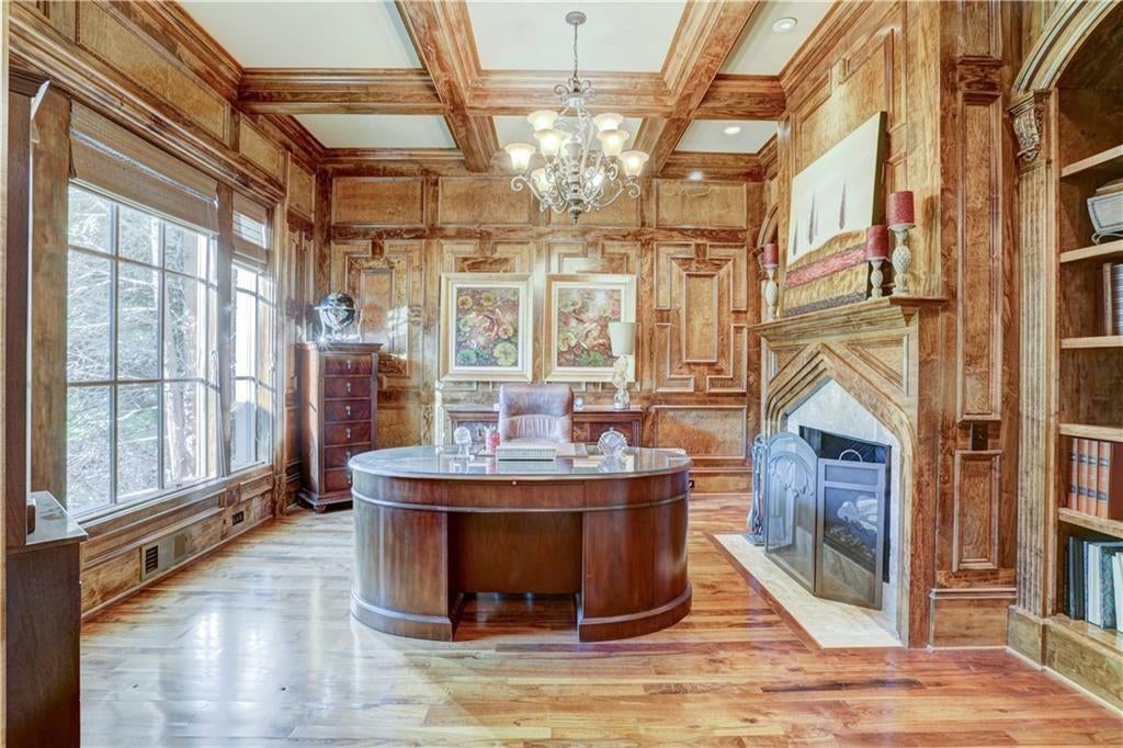 Atlanta, Georgia, 30339, United States, 5 Bedrooms Bedrooms, ,7 BathroomsBathrooms,Residential,Active,1936121