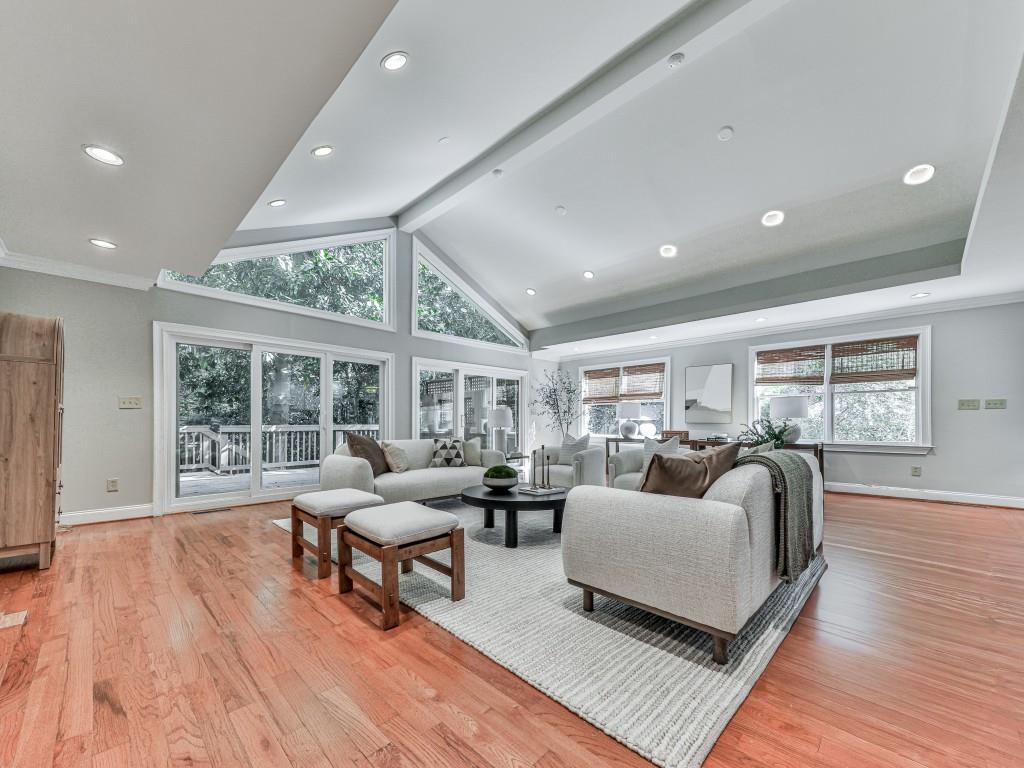 Atlanta, Georgia, 30305, United States, 5 Bedrooms Bedrooms, ,6 BathroomsBathrooms,Residential,Active,1988481