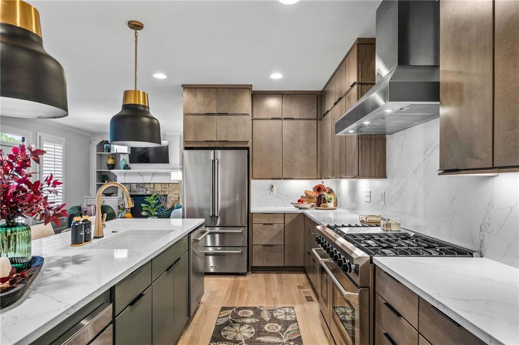 Flowery Branch, Georgia, 30542, United States, 6 Bedrooms Bedrooms, ,5 BathroomsBathrooms,Residential,Active,1971784