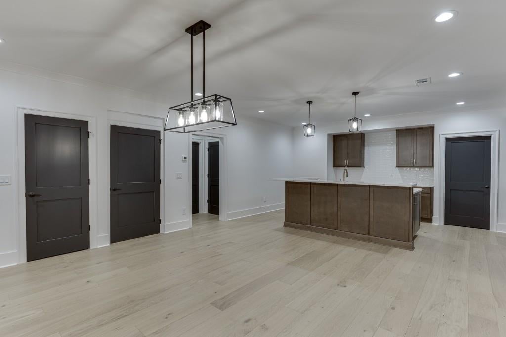 Flowery Branch, Georgia, 30542, United States, 4 Bedrooms Bedrooms, ,6 BathroomsBathrooms,Residential,Active,1999935