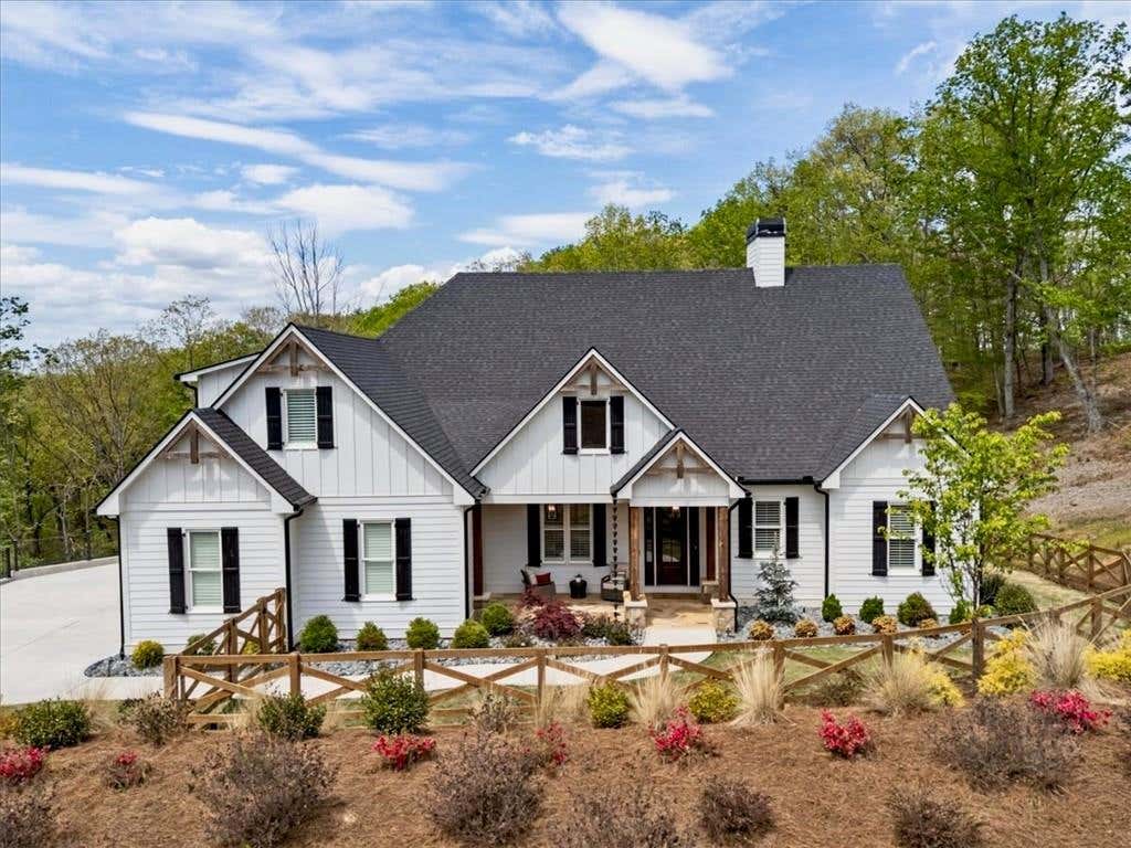 589 BROWN DEER Dr  